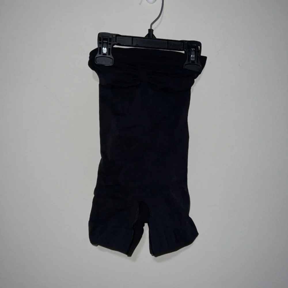 SKIMS SEAMLESS SCULPT STRAPLESS SHORTIE BODYSUIT ONYX BLACK XXS